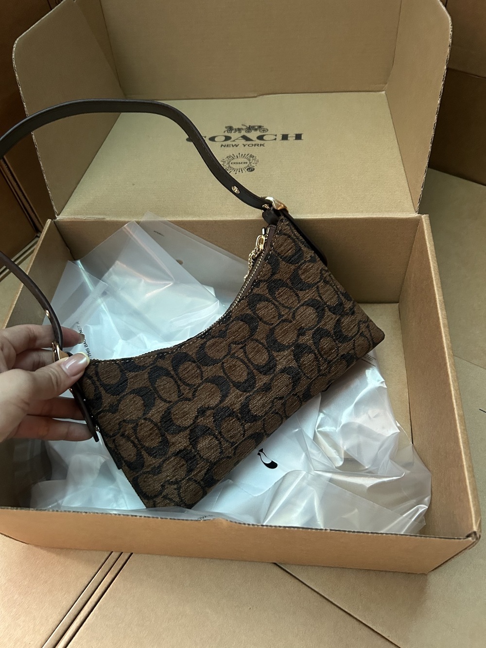 Coach brown floral print crossbody bag - Picture 2 of 9